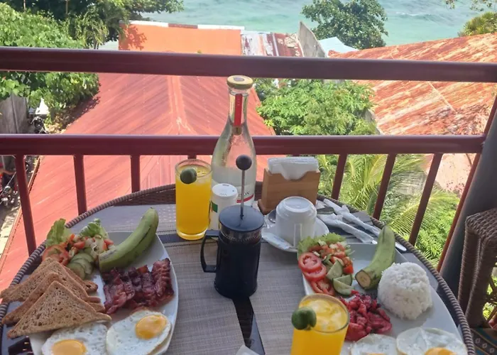 Strandhaus Condotel 호텔 몰볼